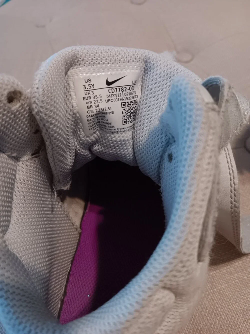Nike Court Borough Mid 2 sneakers / big kid size 3.5